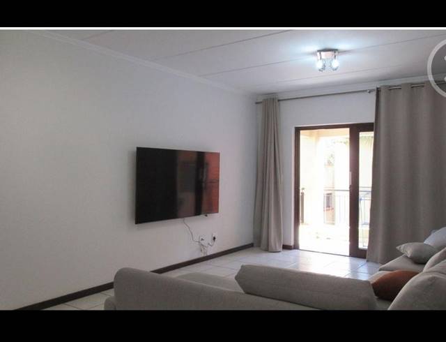 2 BEDROOM APARTMENT FOR SALE IN SUNNINGHILL